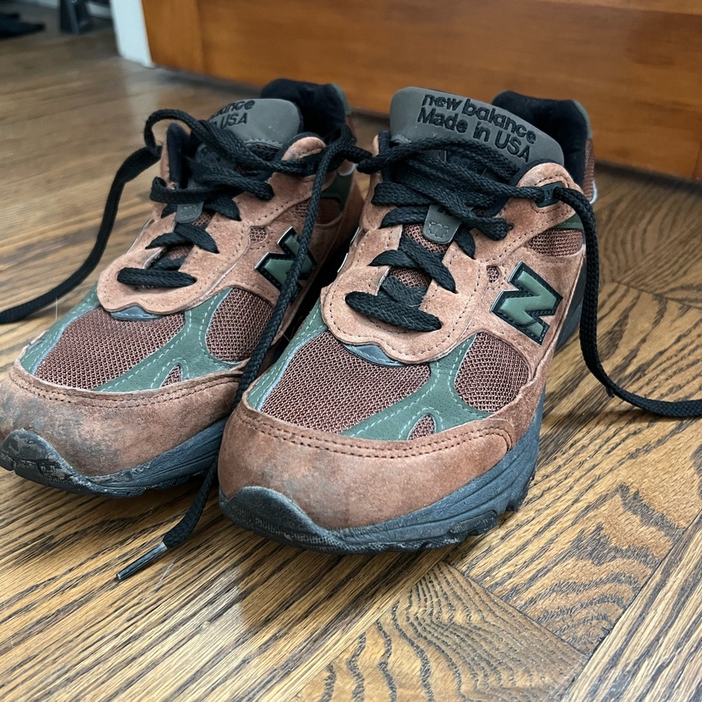 New Balance Brown and Green Sneakers